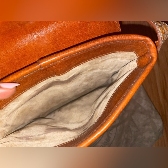 Classic Vintage Brahmin Tan and Brown. Canvas and crocodile. - Picture 4 of 8